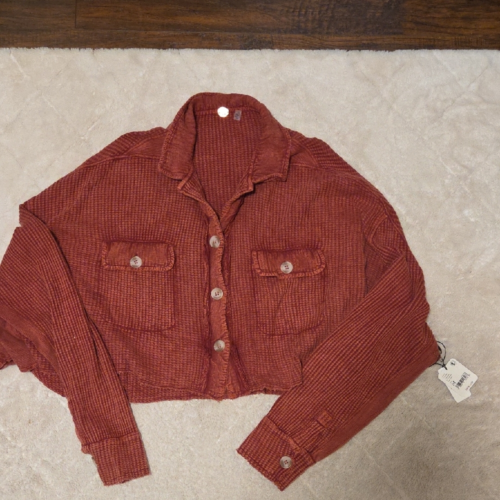 FREE PEOPLE CROPPED WAFFLE BUTTON DOWN